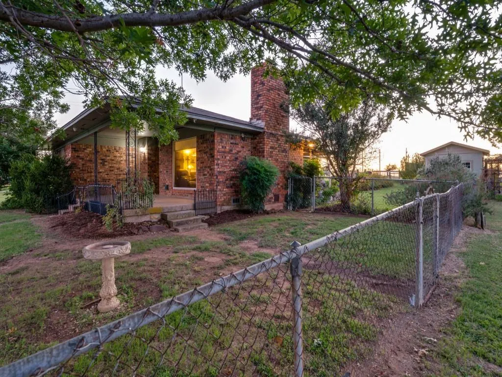 3800 DR GRIFFIN Road