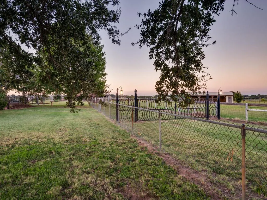 3800 DR GRIFFIN Road