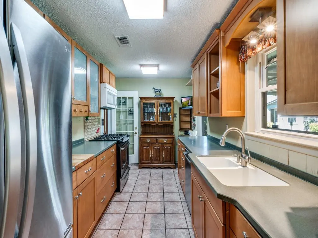 3800 DR GRIFFIN Road
