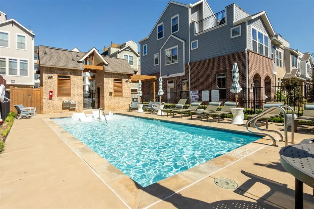 1008 Manacor Lane