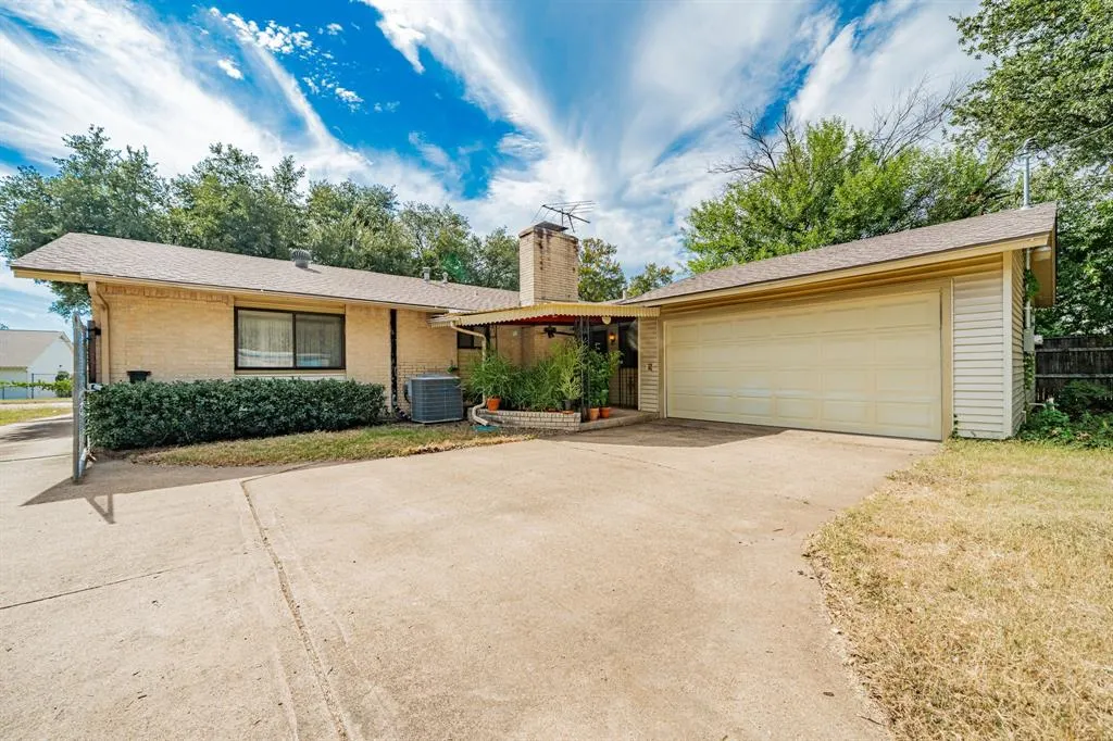 1759 Gross Road