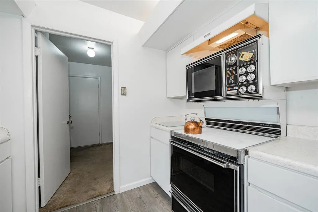 1759 Gross Road