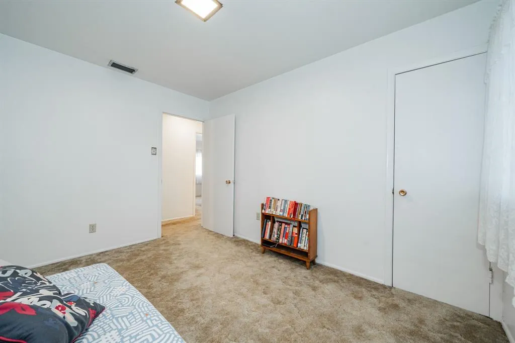 1759 Gross Road
