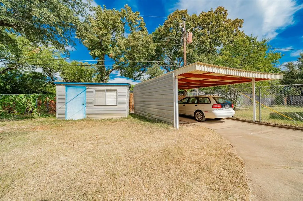 1759 Gross Road
