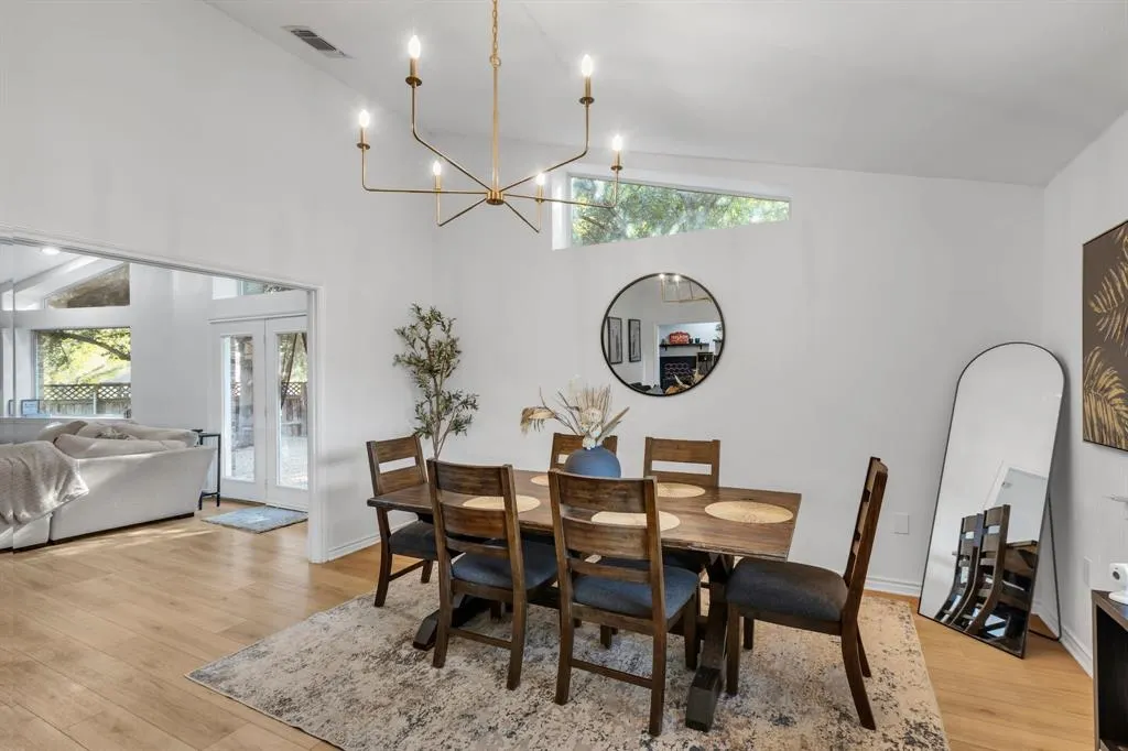 1748 Blossom Trail