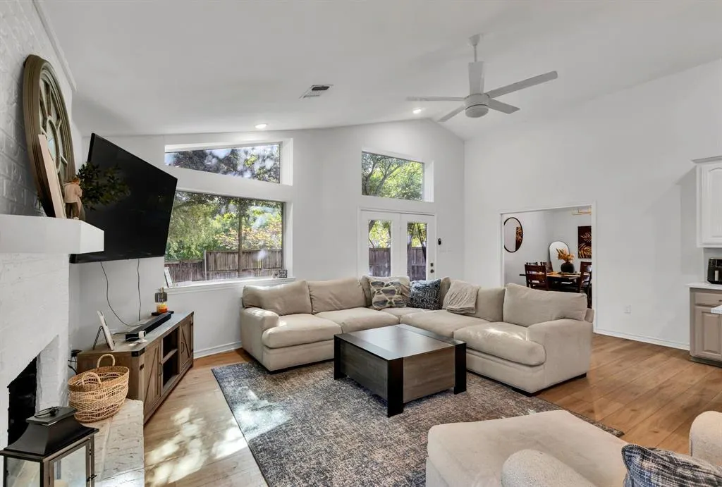 1748 Blossom Trail