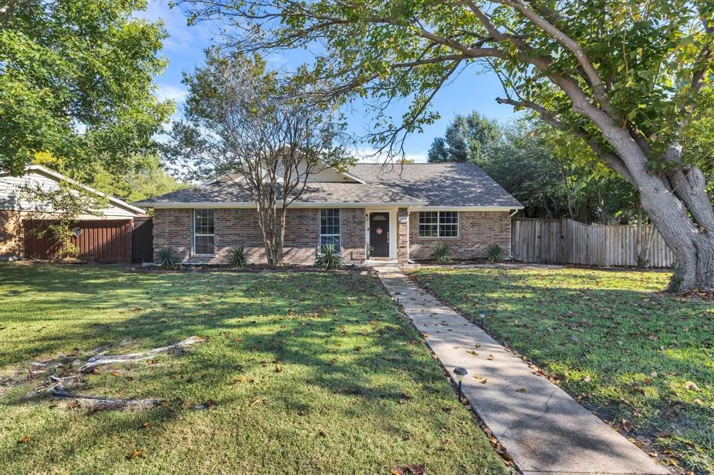 1748 Blossom Trail