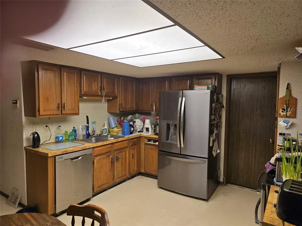 2605 Royal Oaks Drive