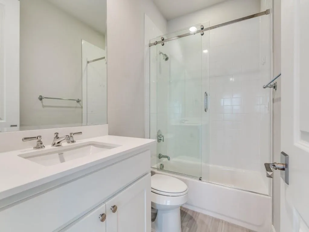 7700 Eastern Avenue, #206