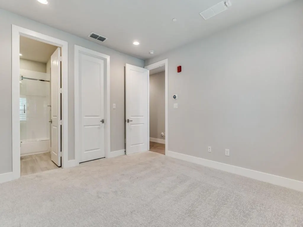 7700 Eastern Avenue, #206