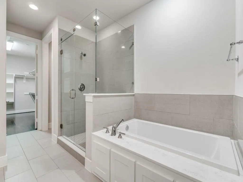 7700 Eastern Avenue, #206