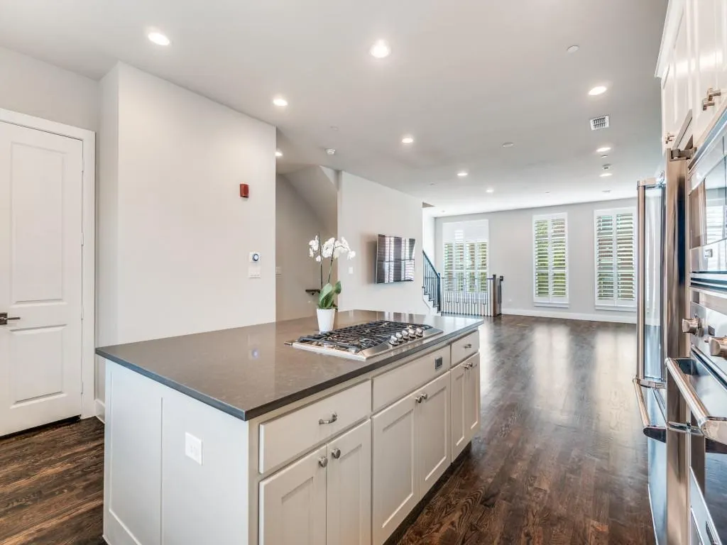 7700 Eastern Avenue, #206