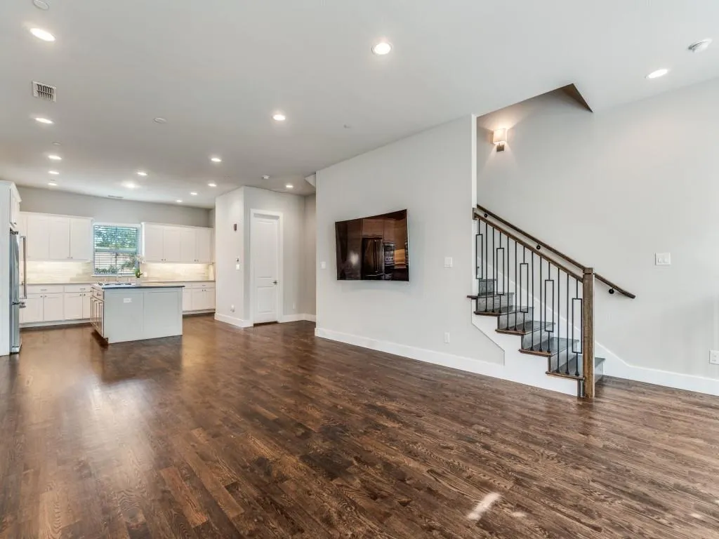 7700 Eastern Avenue, #206