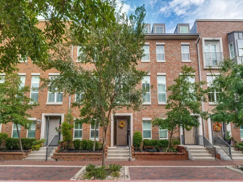 7700 Eastern Avenue, #206