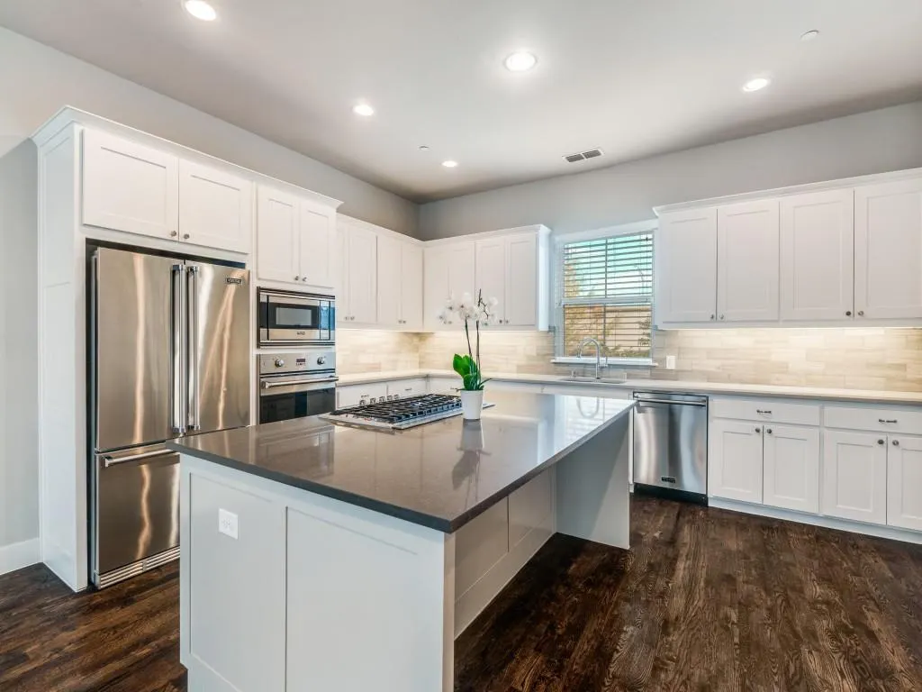 7700 Eastern Avenue, #206