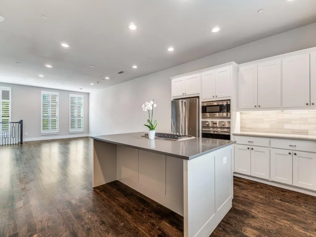 7700 Eastern Avenue, #206
