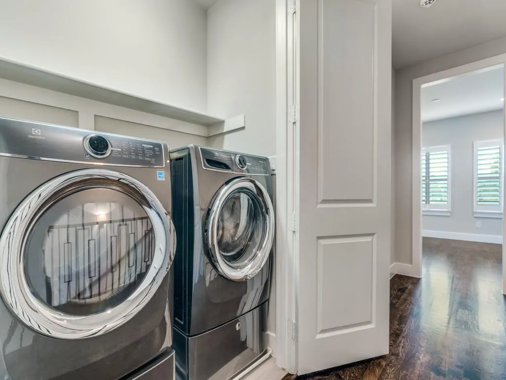 7700 Eastern Avenue, #206
