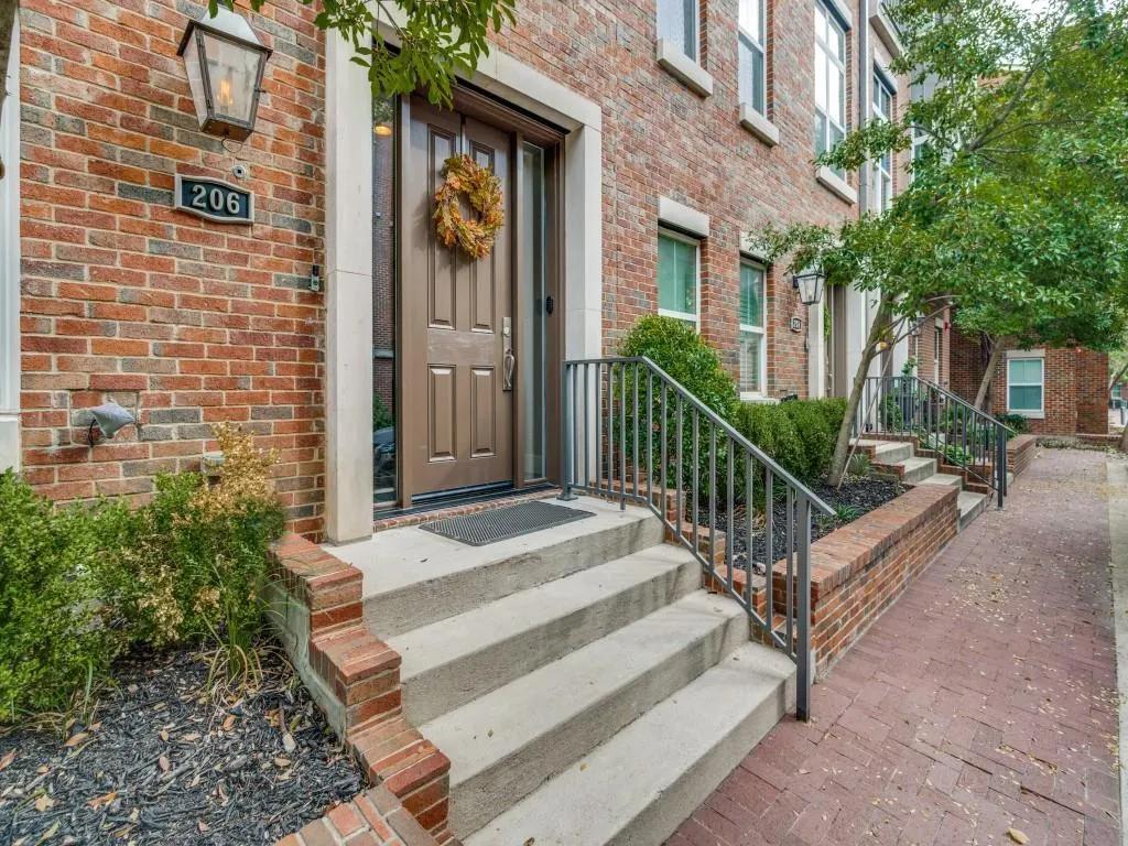 7700 Eastern Avenue, #206
