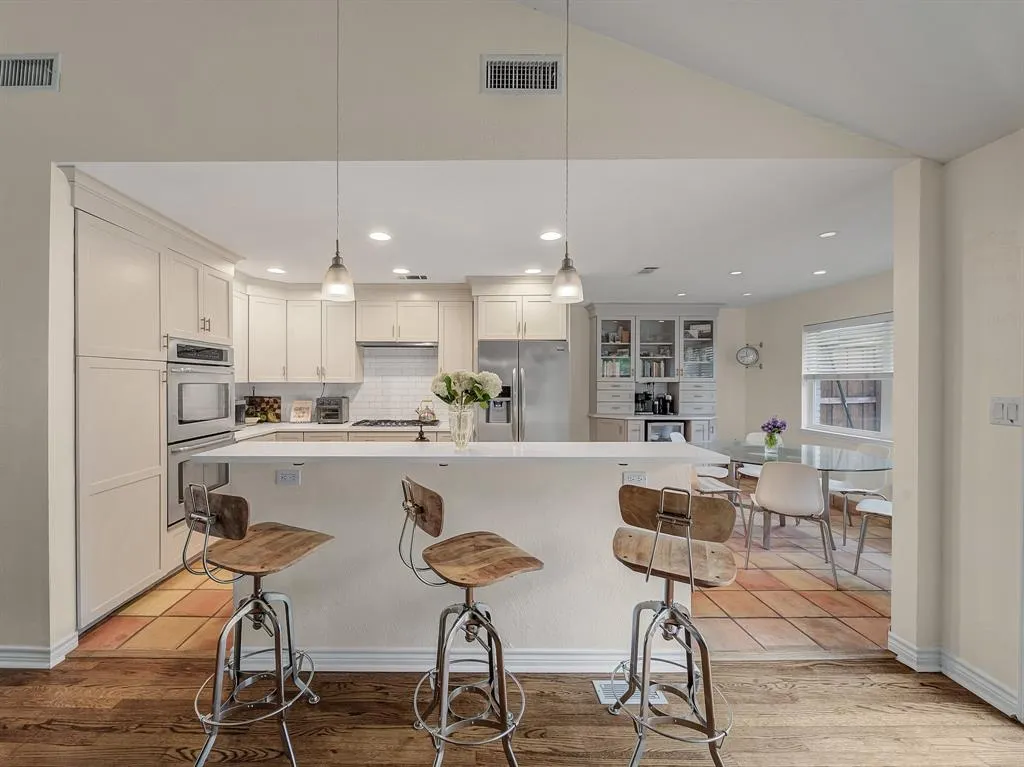 6537 Linden Lane