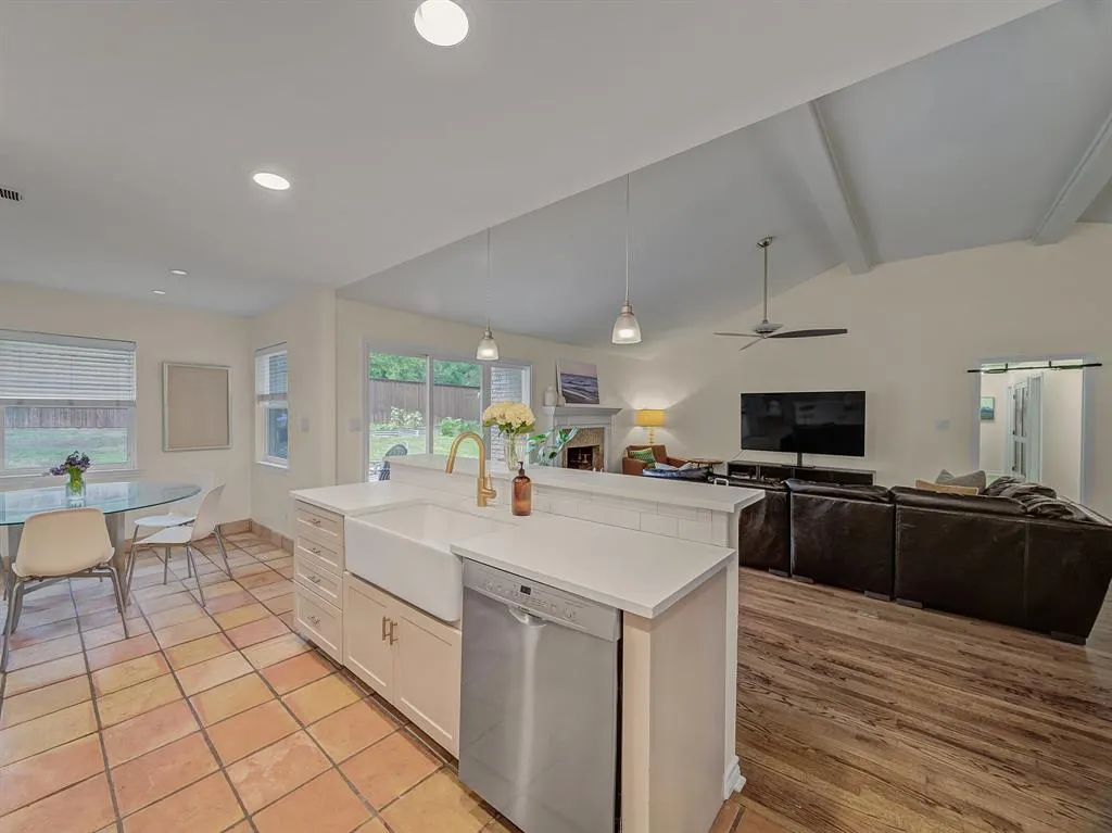 6537 Linden Lane