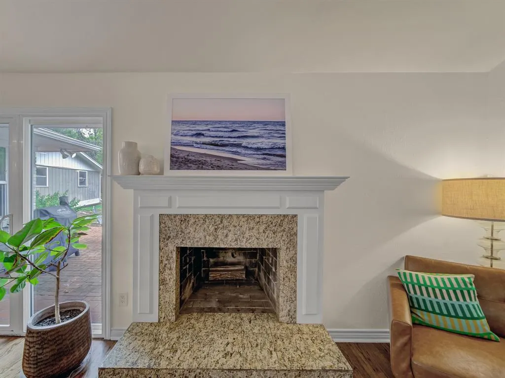 6537 Linden Lane