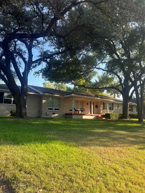 6537 Linden Lane