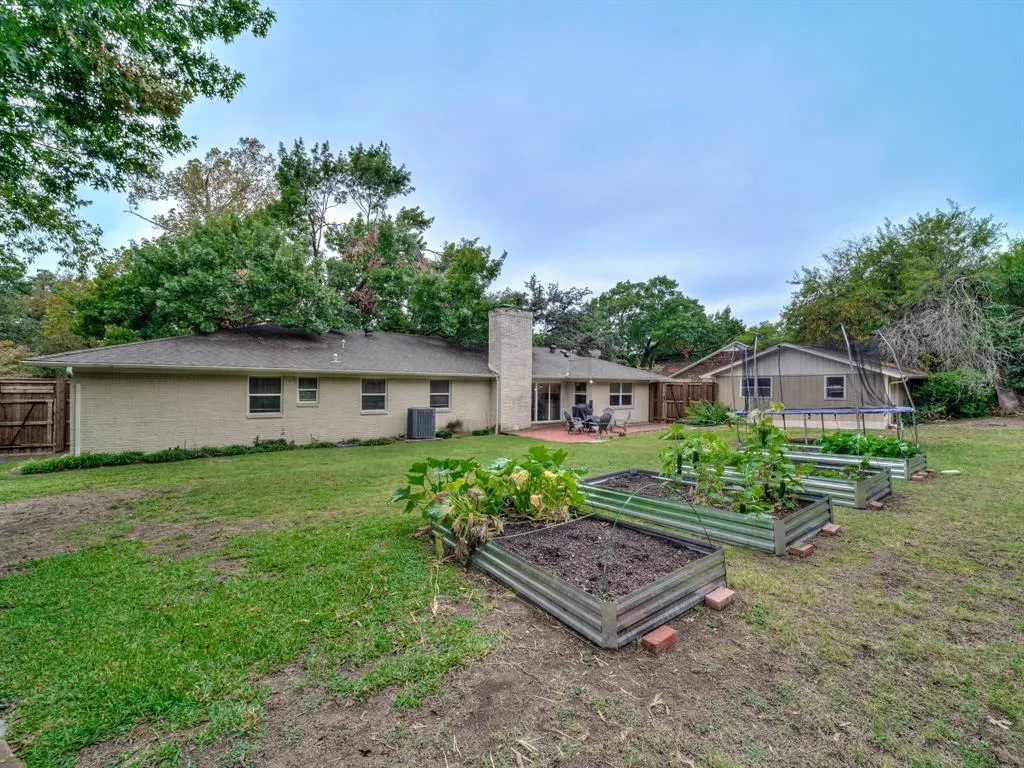 6537 Linden Lane