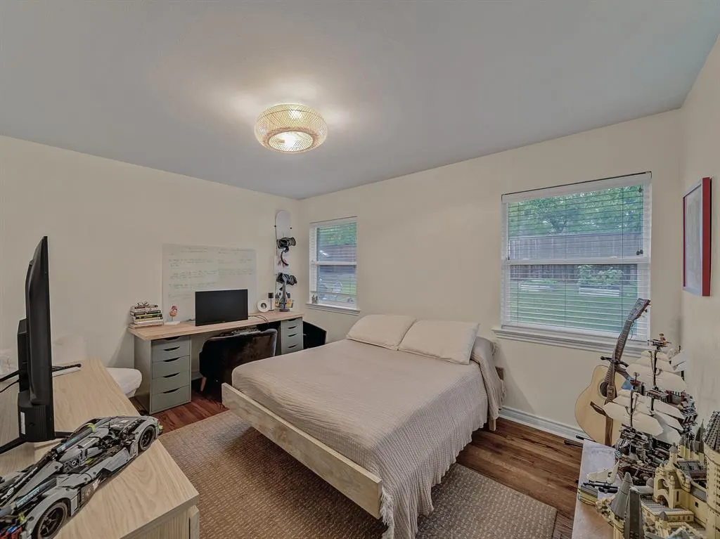 6537 Linden Lane