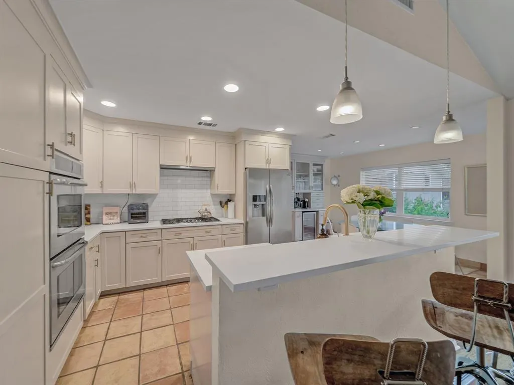 6537 Linden Lane
