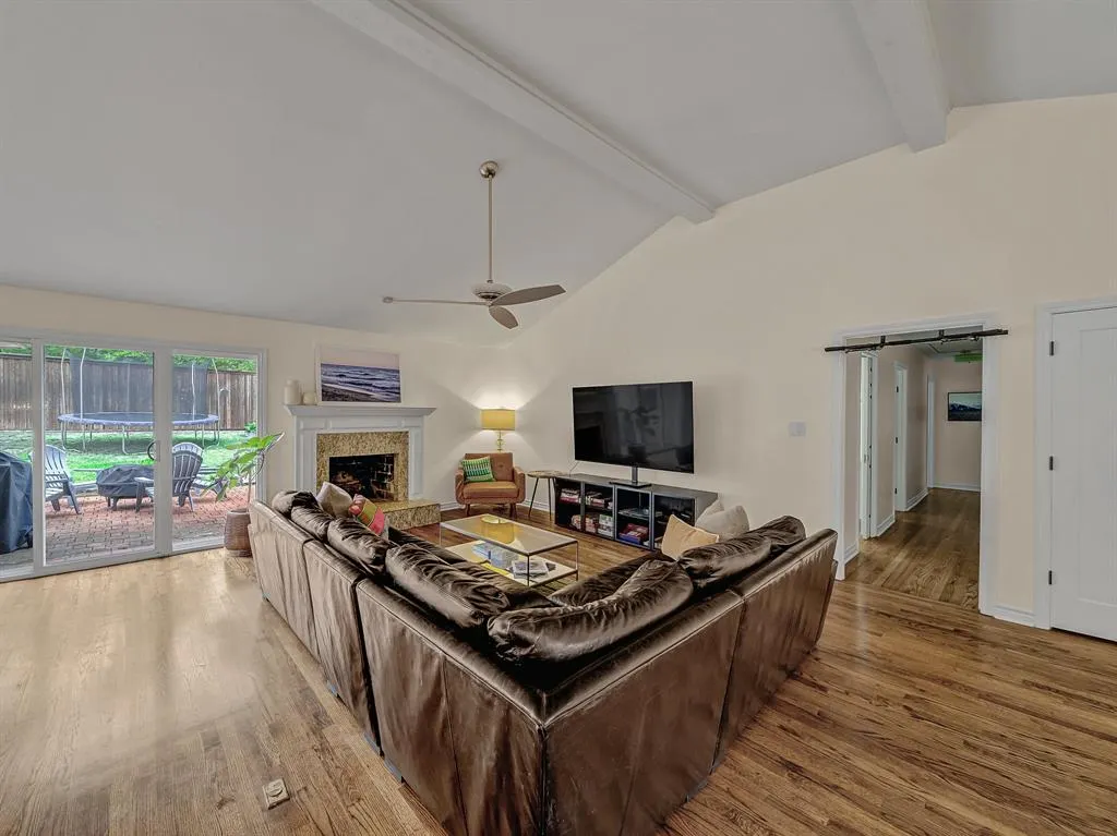 6537 Linden Lane