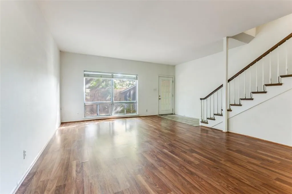 7526 W Northwest Highway, #2