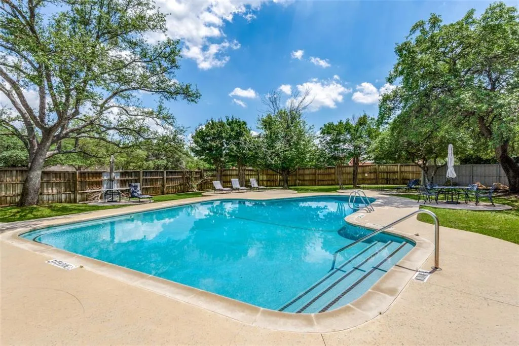 7526 W Northwest Highway, #2