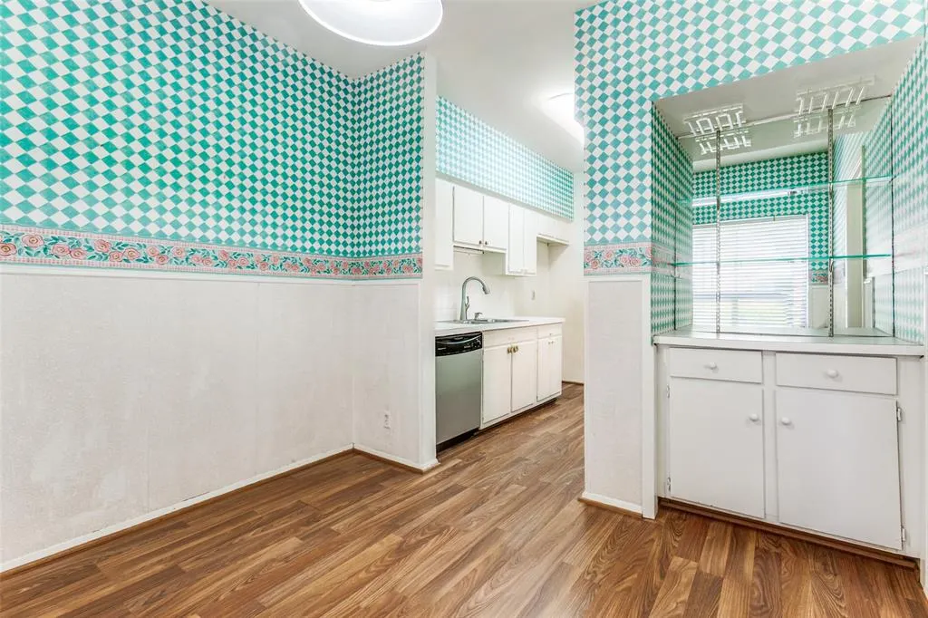 7526 W Northwest Highway, #2