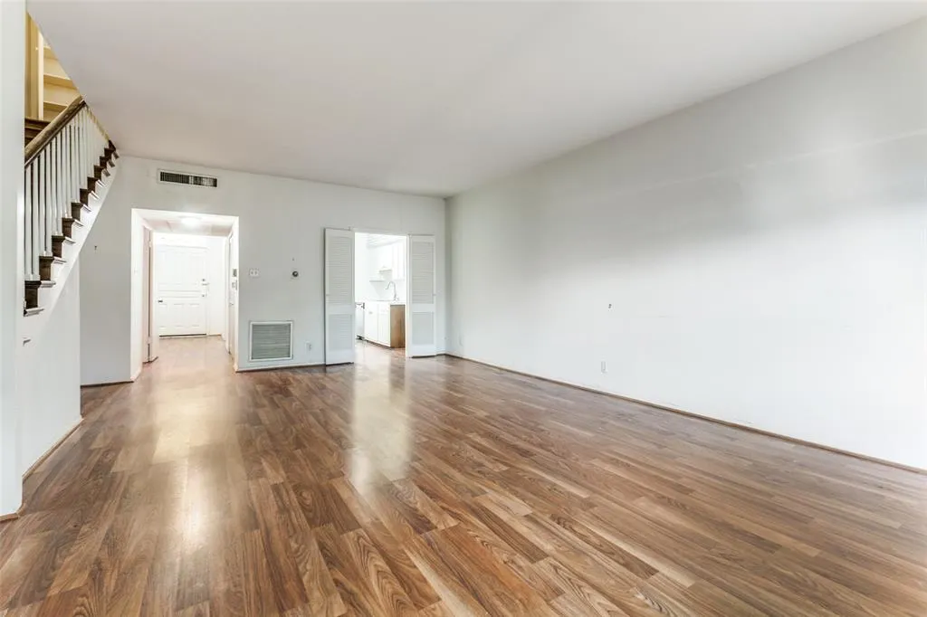 7526 W Northwest Highway, #2