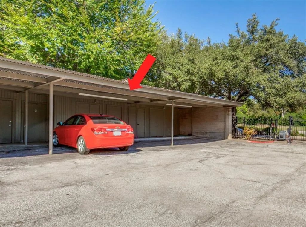 7526 W Northwest Highway, #2