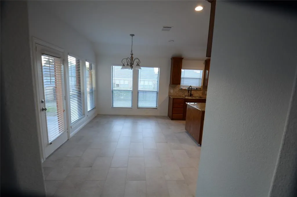 3004 Glenwood Court
