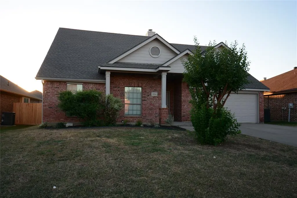 3004 Glenwood Court