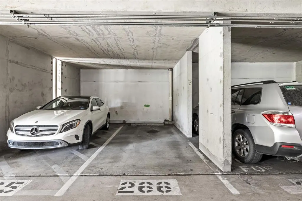 3225 Turtle Creek Boulevard, #820