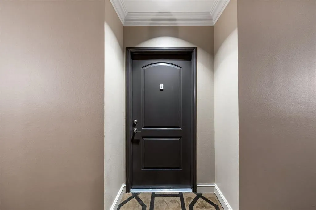 3225 Turtle Creek Boulevard, #820