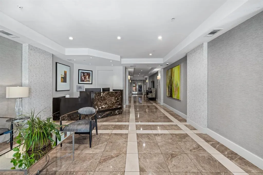 3225 Turtle Creek Boulevard, #820