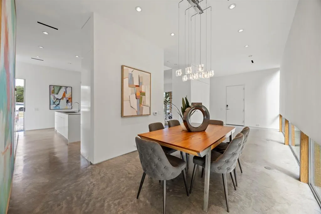 2223 Annex Avenue