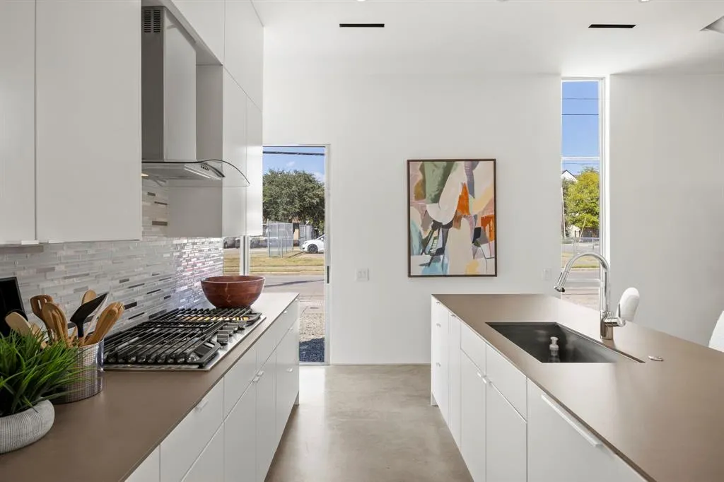 2223 Annex Avenue