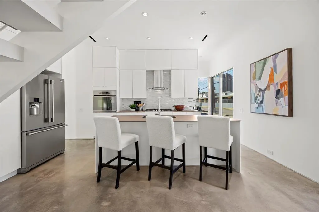 2223 Annex Avenue