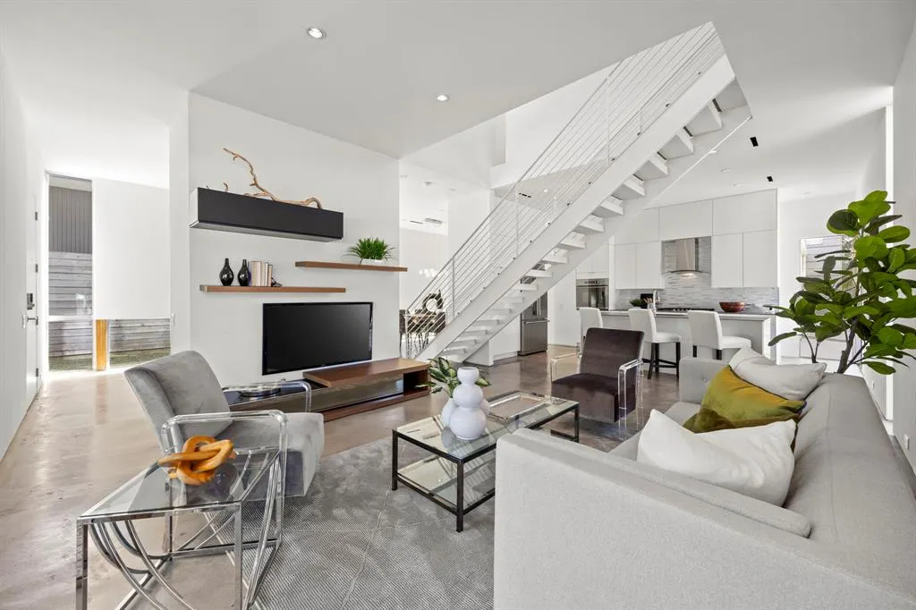 2223 Annex Avenue
