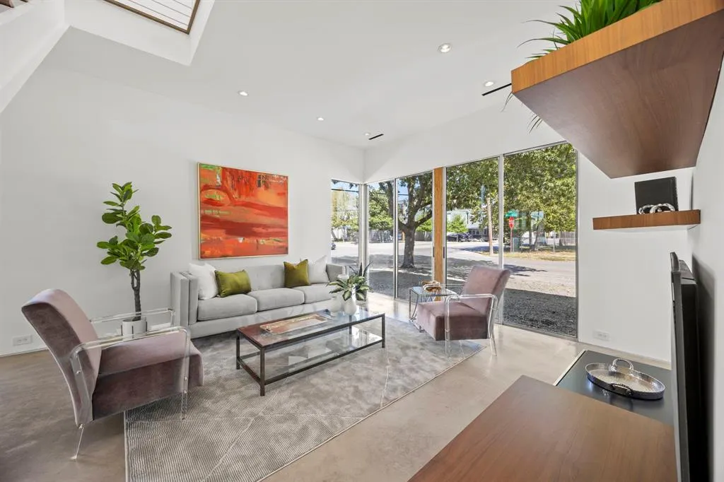 2223 Annex Avenue
