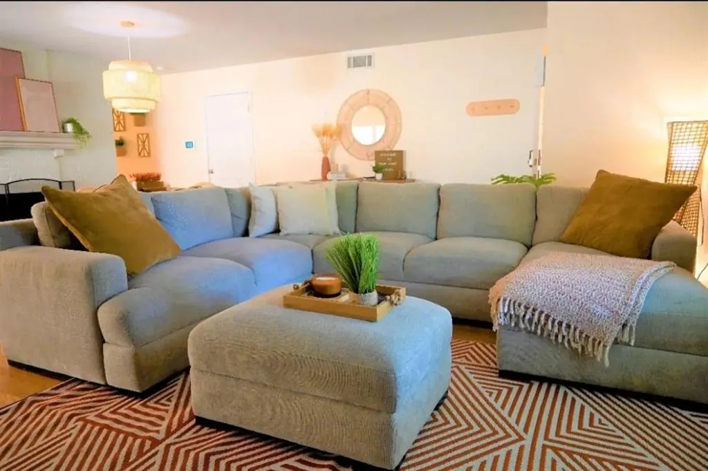 10918 Listi Drive