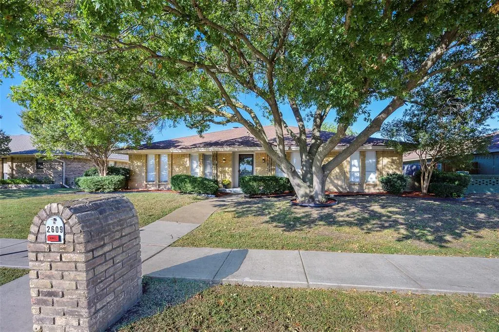 2609 Pinehurst Drive