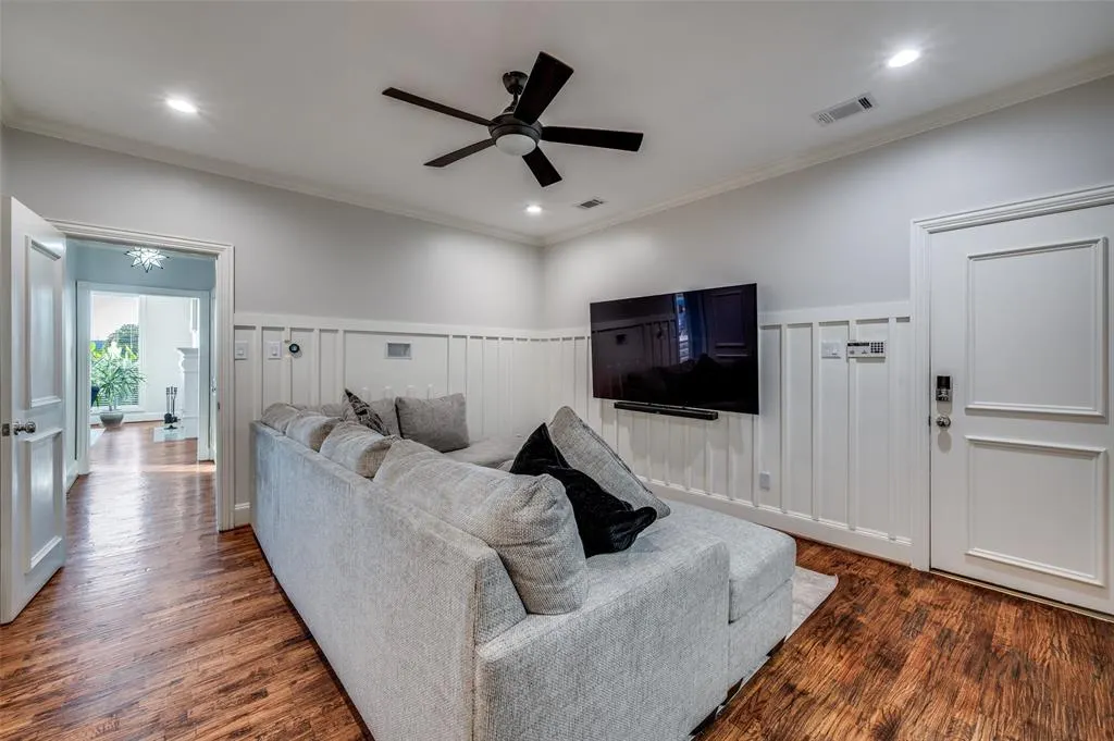 4632 Pine Valley Drive