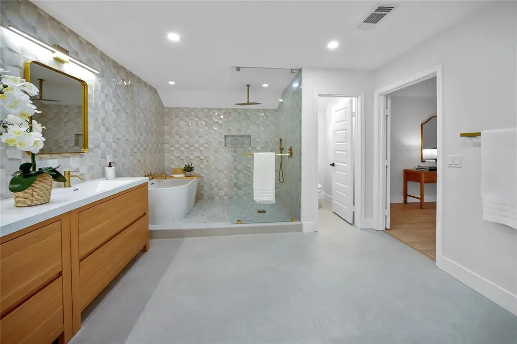 6029 Daven Oaks Drive