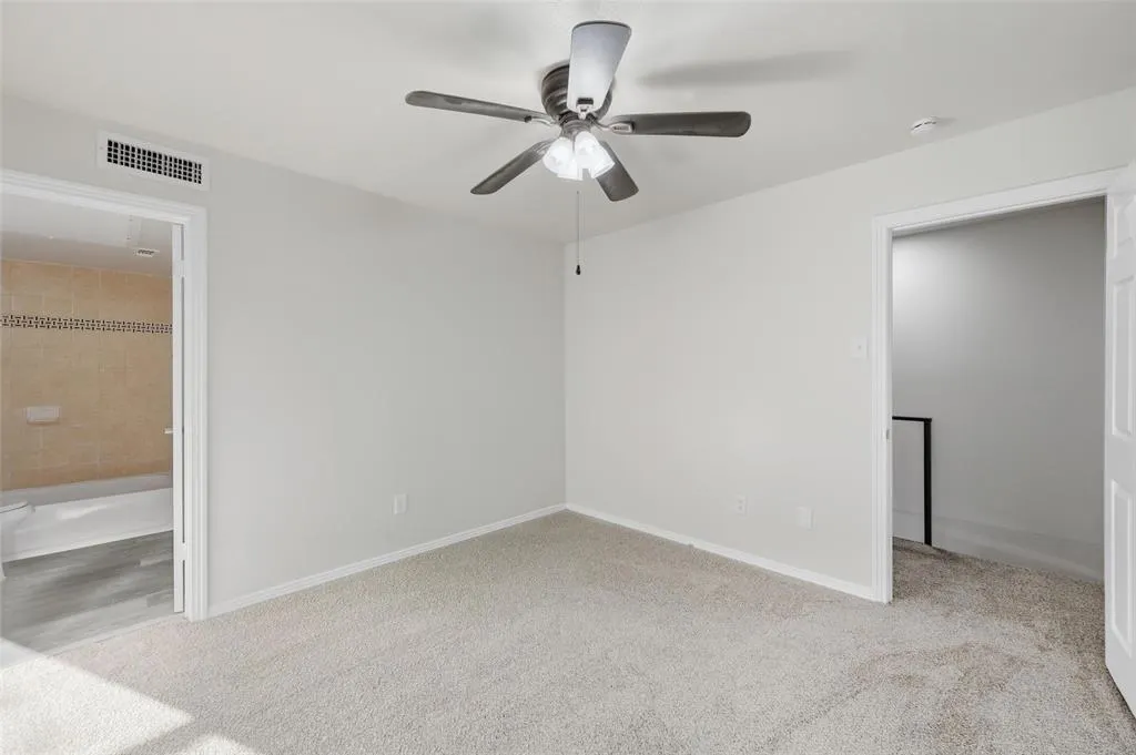 2702 Douglas Avenue, #121